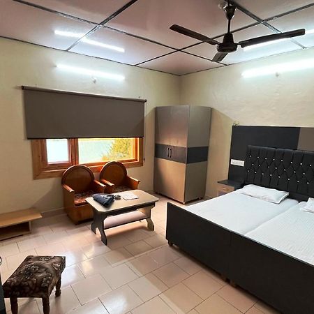 Pops Resort Pālampur Exteriér fotografie