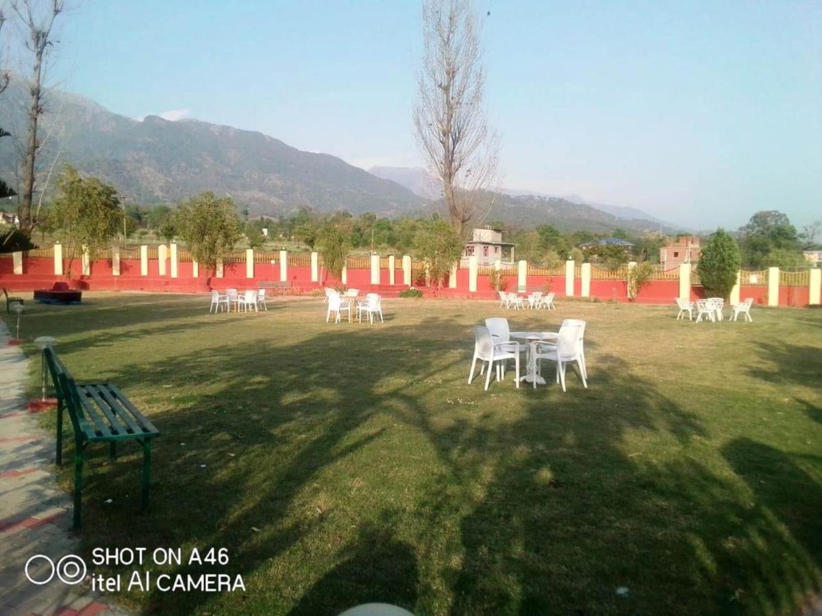 Pops Resort Pālampur Exteriér fotografie