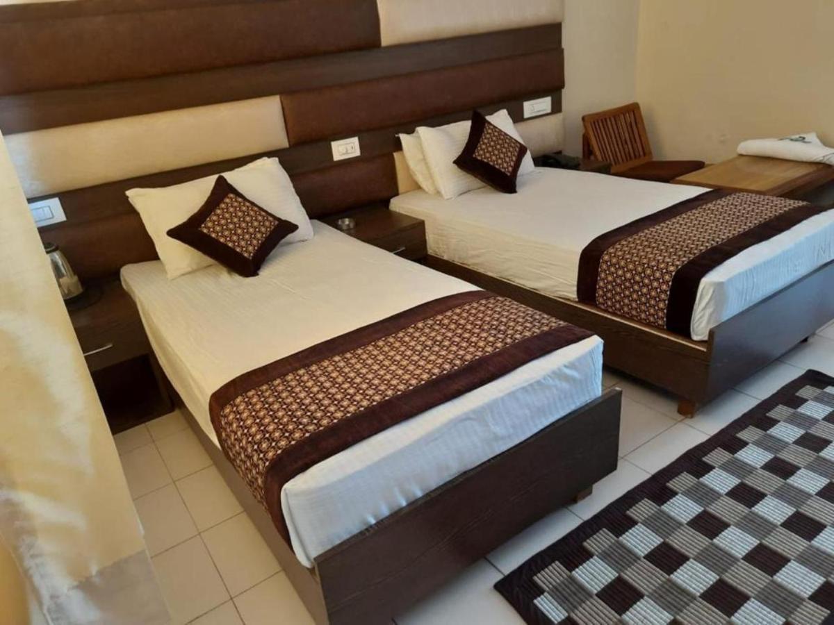 Pops Resort Pālampur Exteriér fotografie