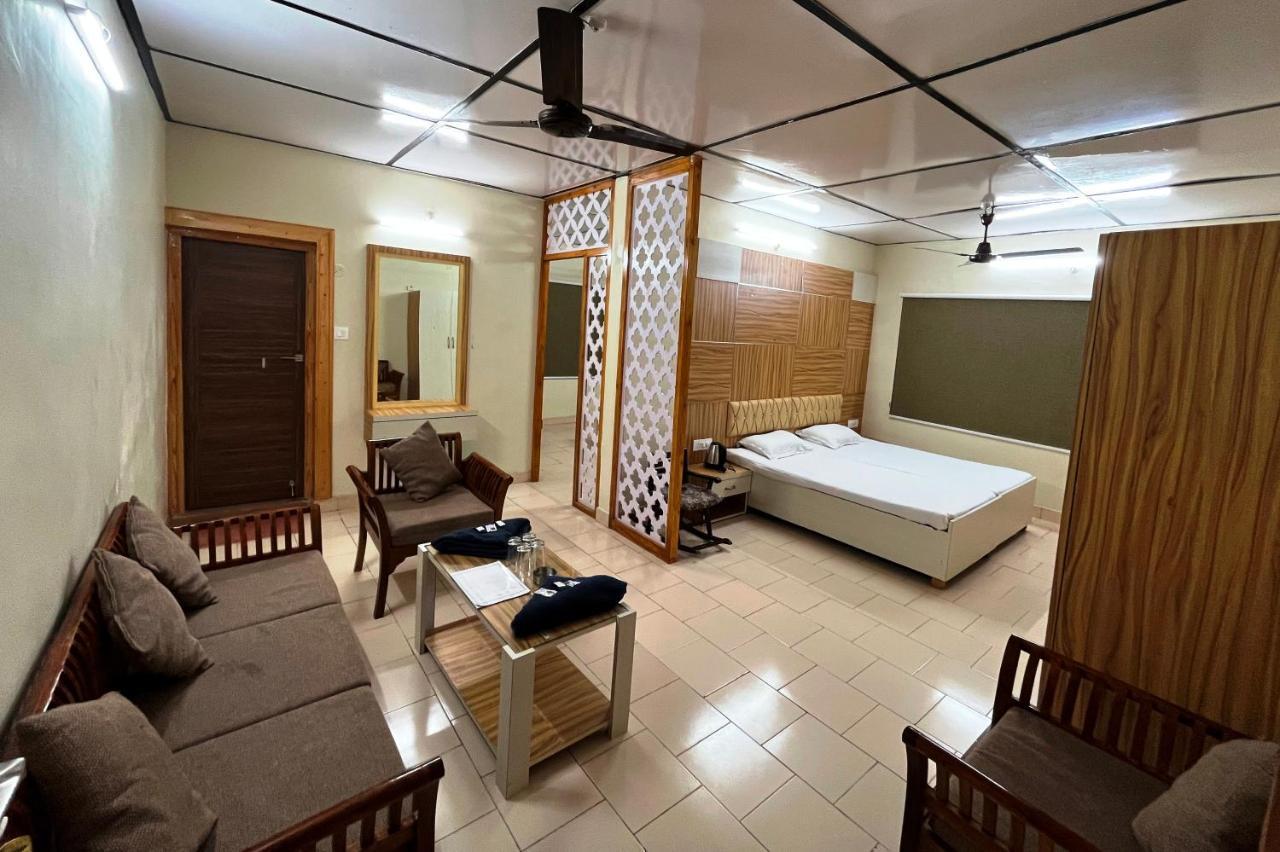 Pops Resort Pālampur Exteriér fotografie