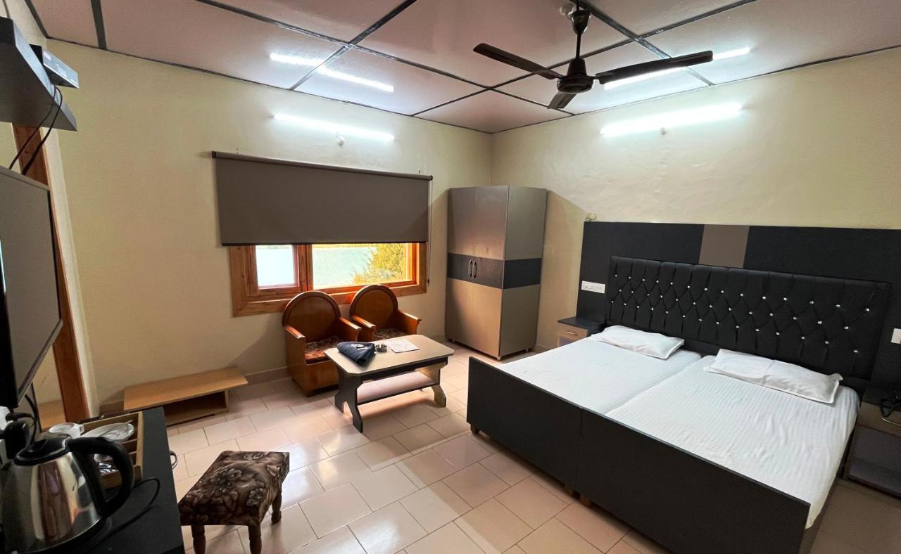 Pops Resort Pālampur Exteriér fotografie