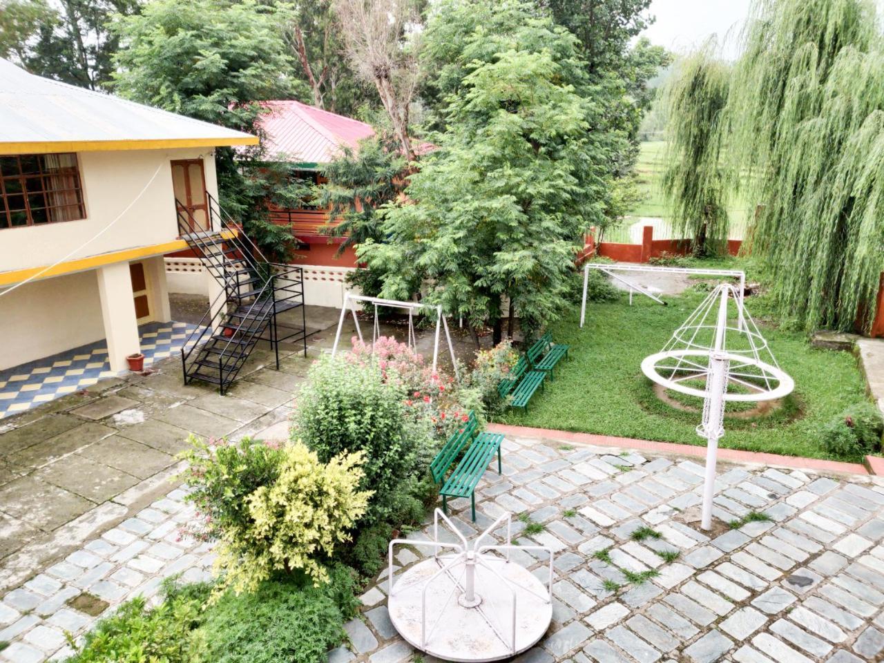 Pops Resort Pālampur Exteriér fotografie