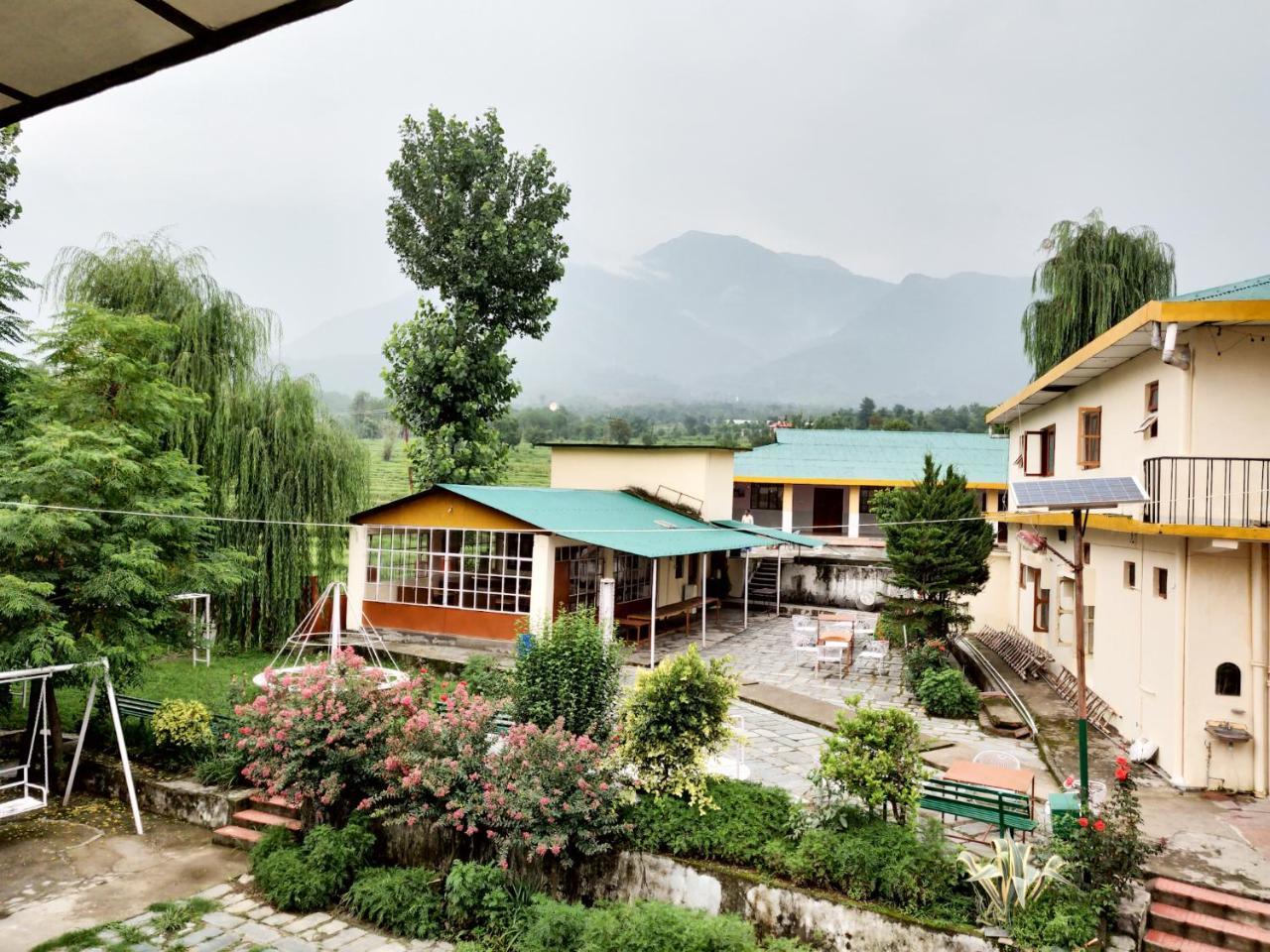 Pops Resort Pālampur Exteriér fotografie