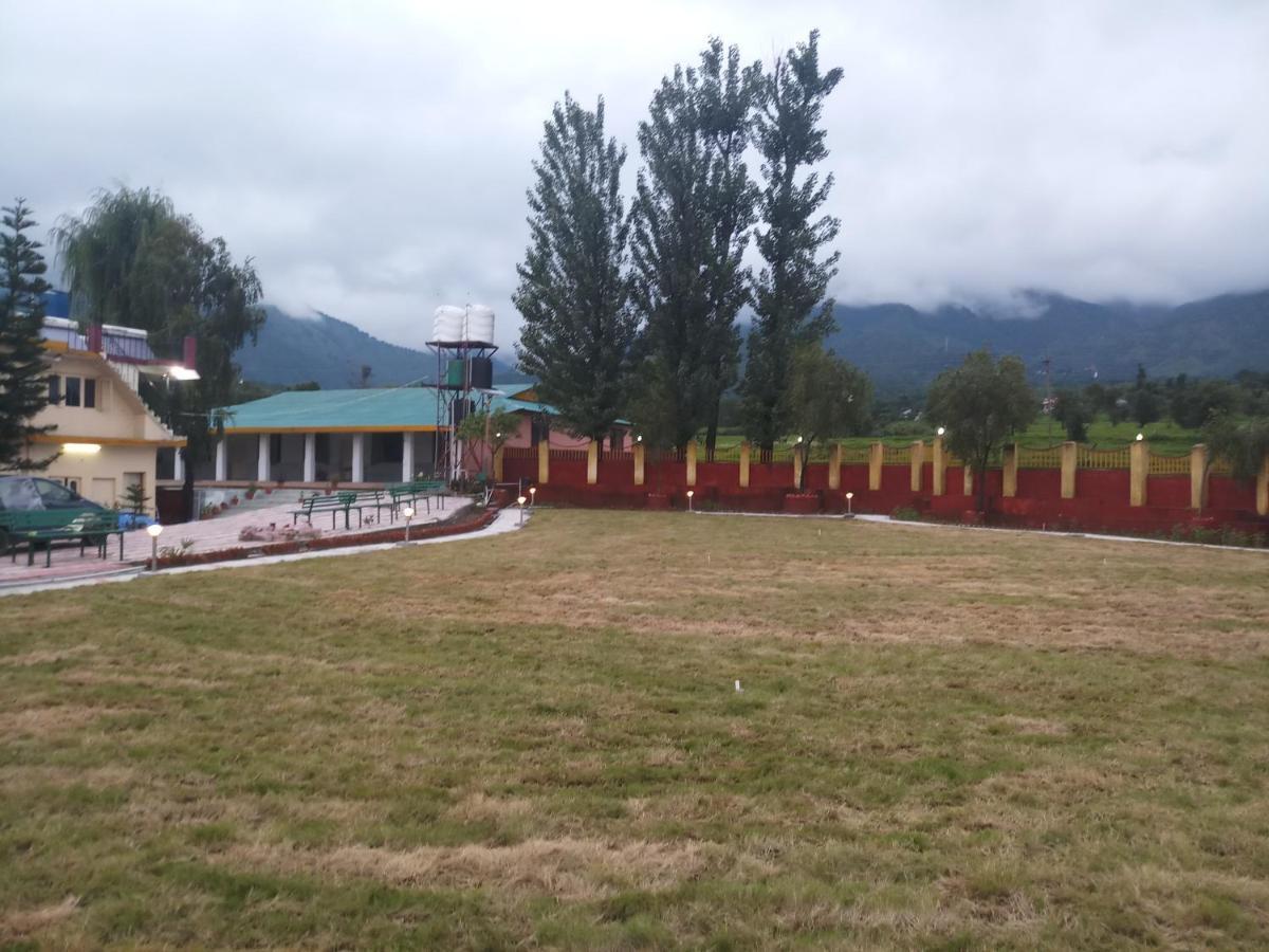 Pops Resort Pālampur Exteriér fotografie